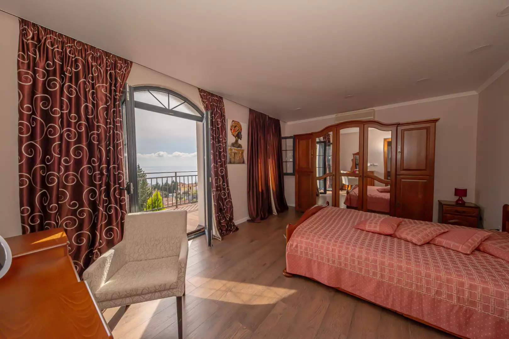 House 250m² in Montenegro, Sutomore. Priced at 345000€ rent photo-6