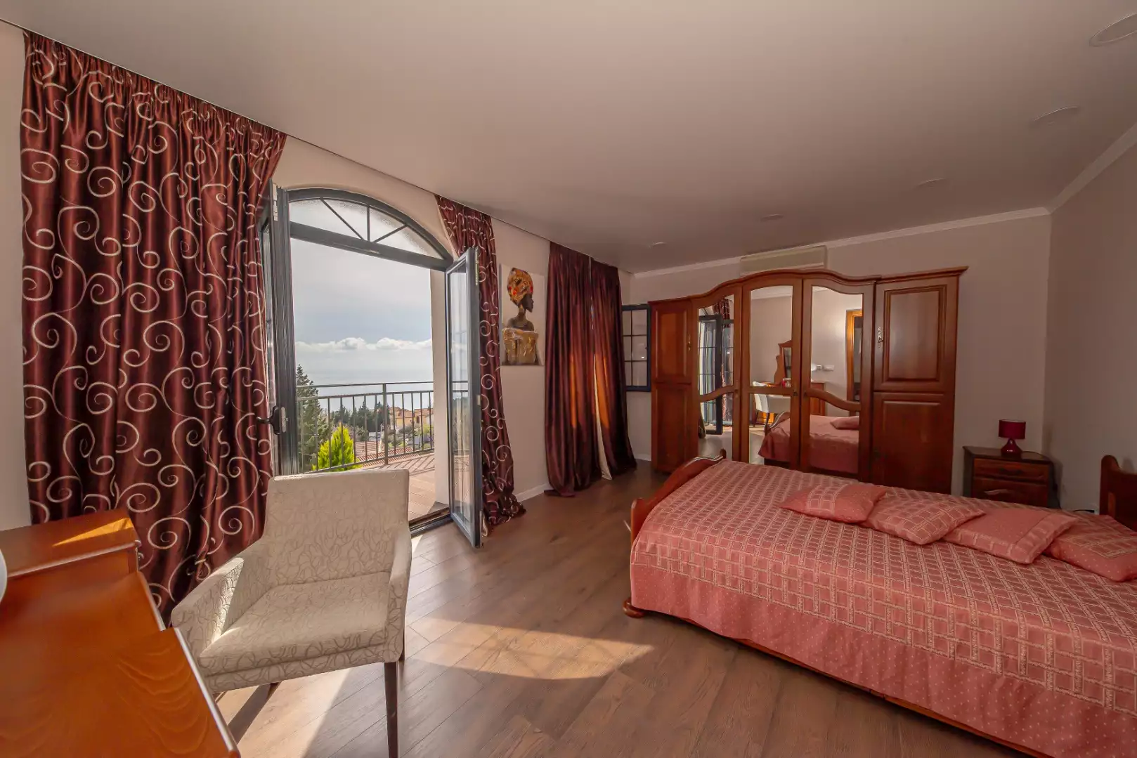 House 250m² in Montenegro, Sutomore. Priced at 345000€ rent photo-7