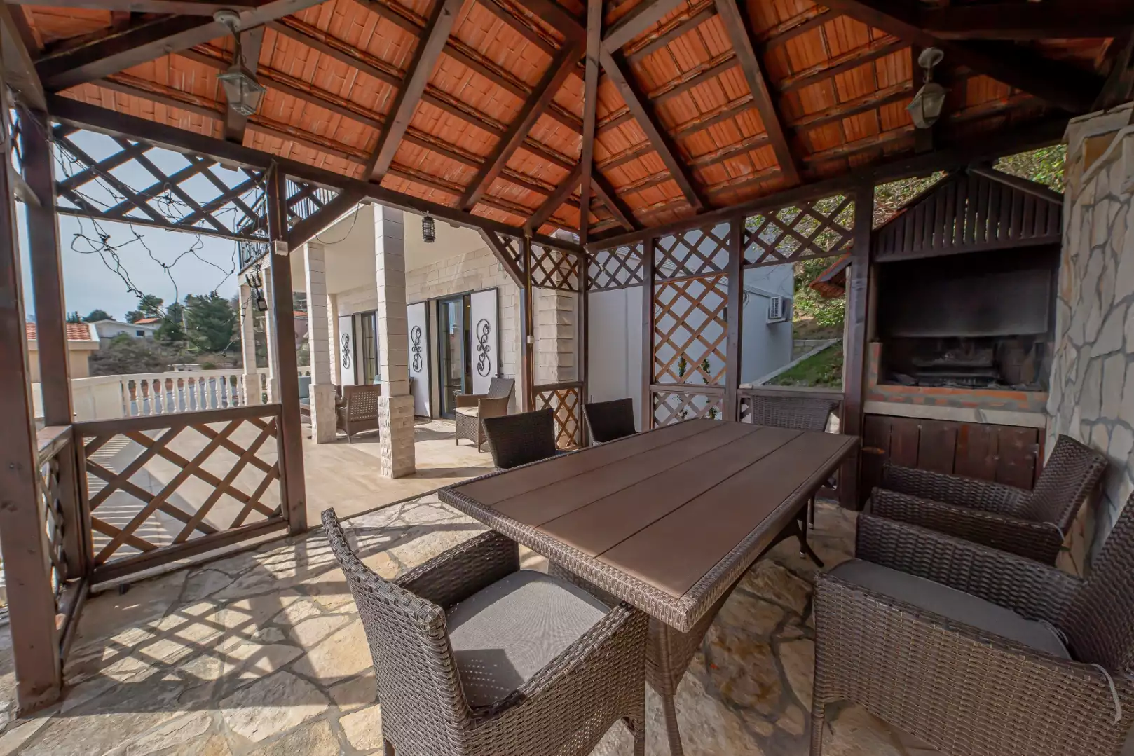 House 250m² in Montenegro, Sutomore. Priced at 345000€ rent photo-12