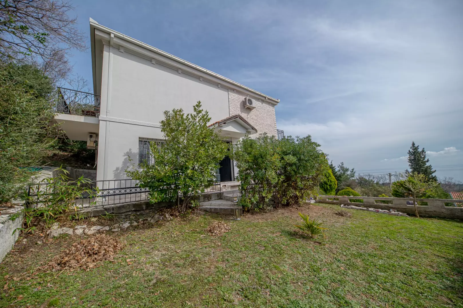 House 250m² in Montenegro, Sutomore. Priced at 345000€ rent photo-17
