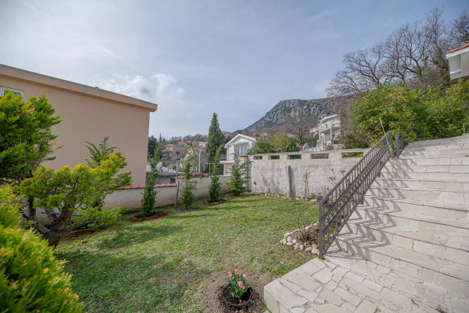 House 250m² in Montenegro, Sutomore. Priced at 345000€ rent photo-19