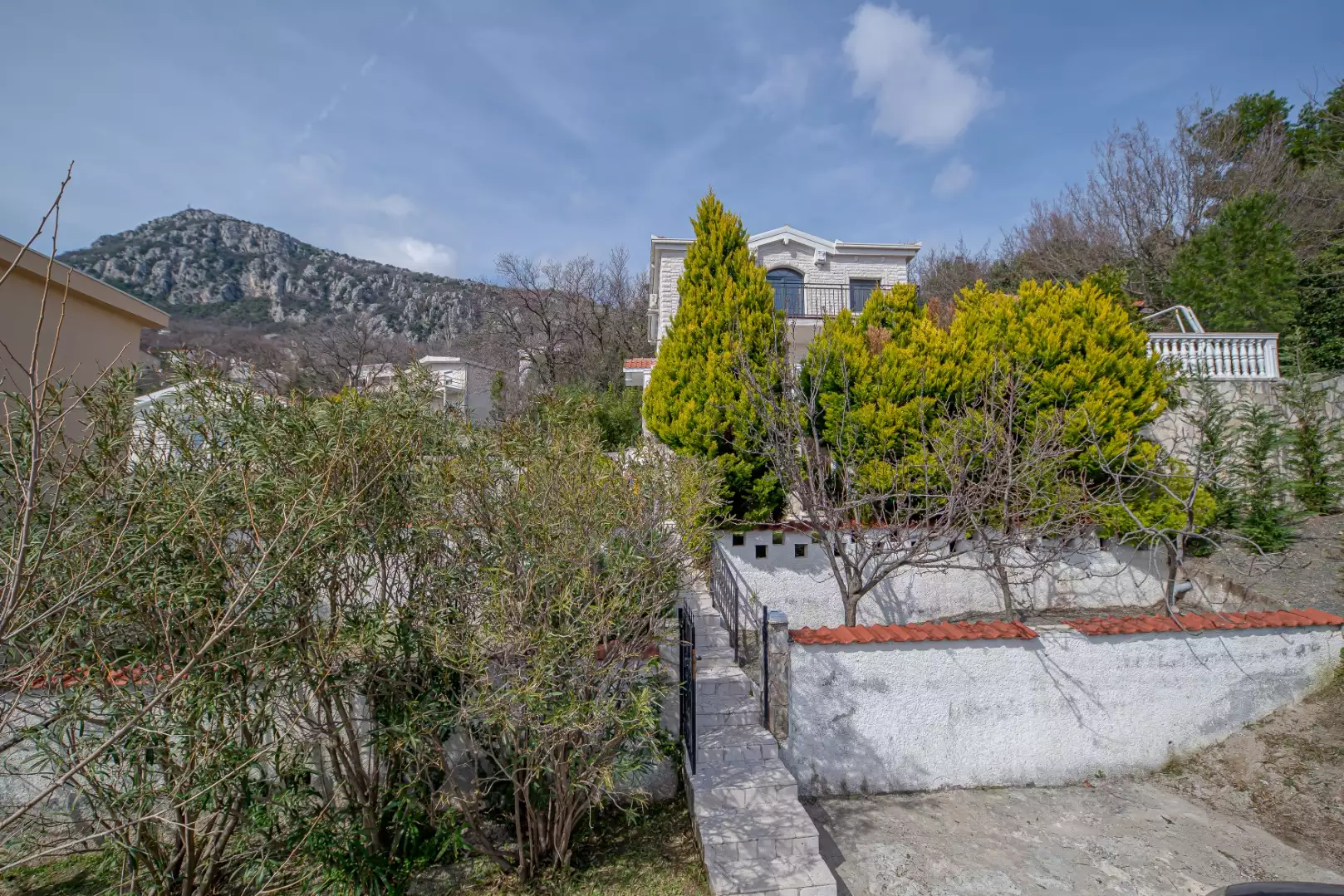 House 250m² in Montenegro, Sutomore. Priced at 345000€ rent photo-21