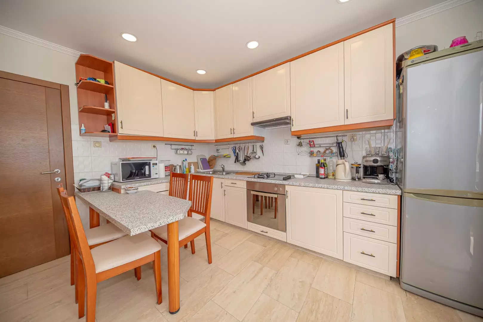 House 250m² in Montenegro, Sutomore. Priced at 345000€ rent photo-29