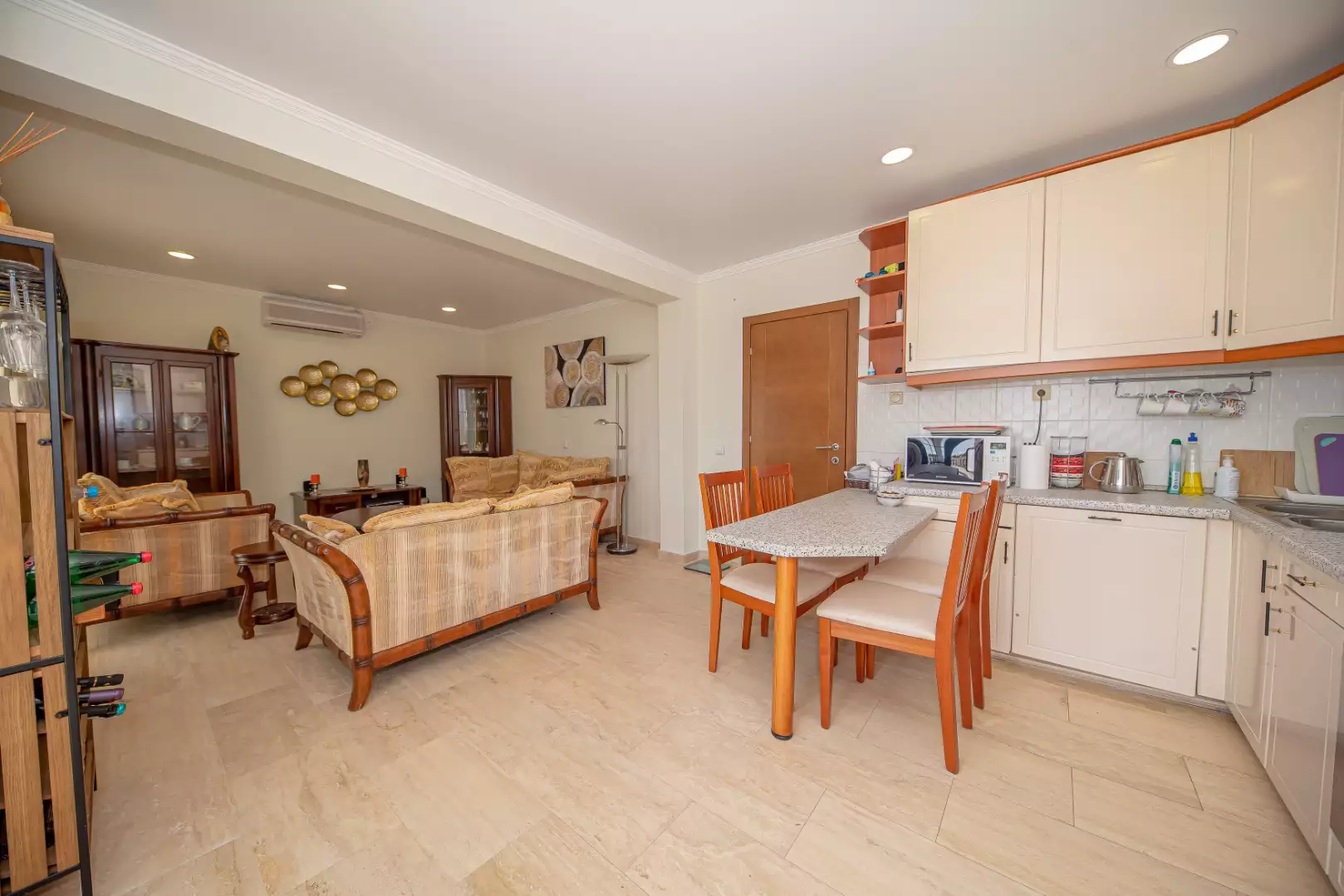 House 250m² in Montenegro, Sutomore. Priced at 345000€ rent photo-31