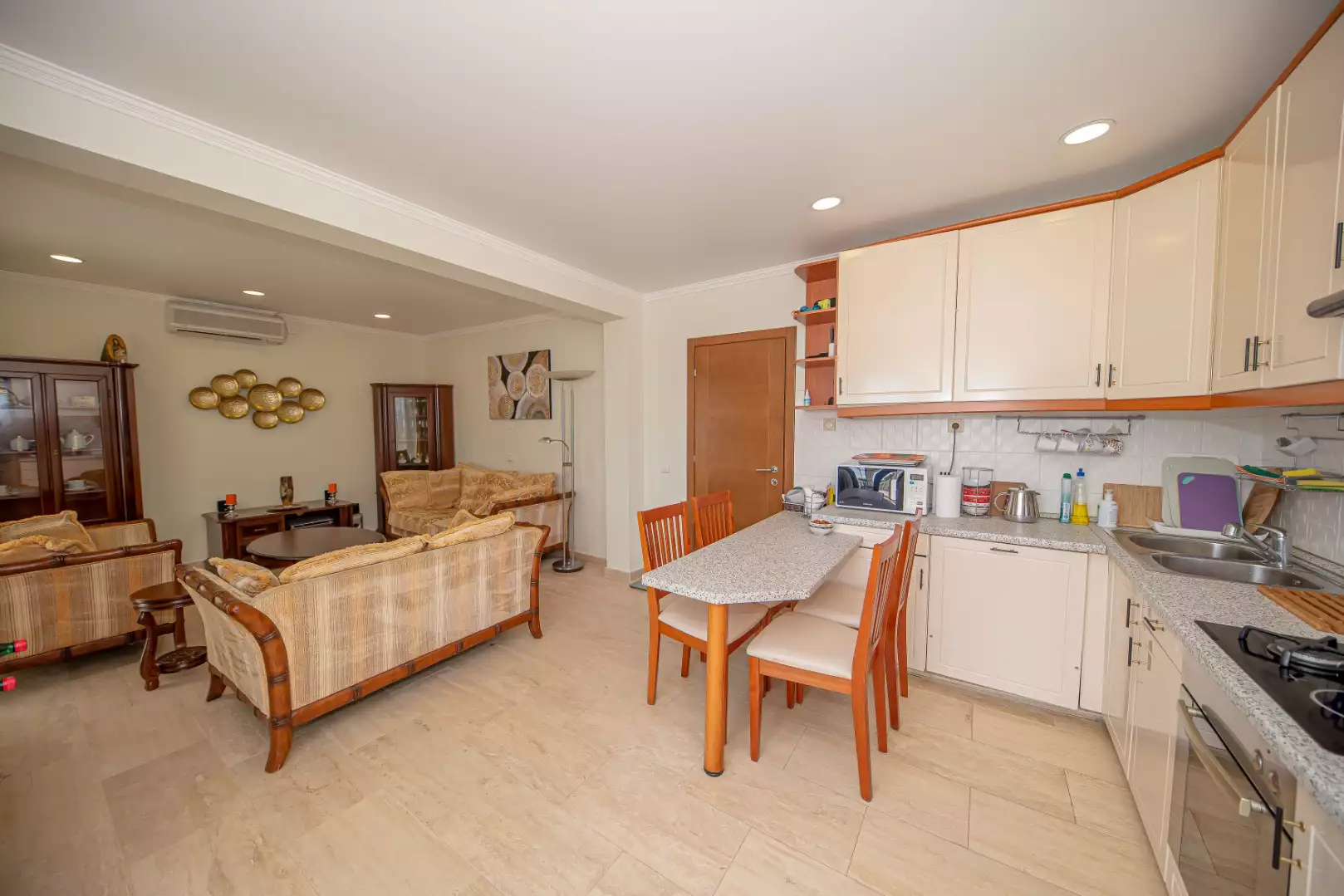 House 250m² in Montenegro, Sutomore. Priced at 345000€ rent photo-32