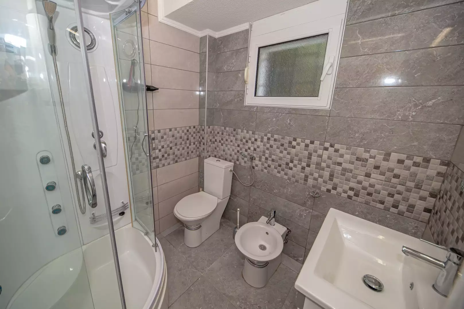 House 250m² in Montenegro, Sutomore. Priced at 345000€ rent photo-39