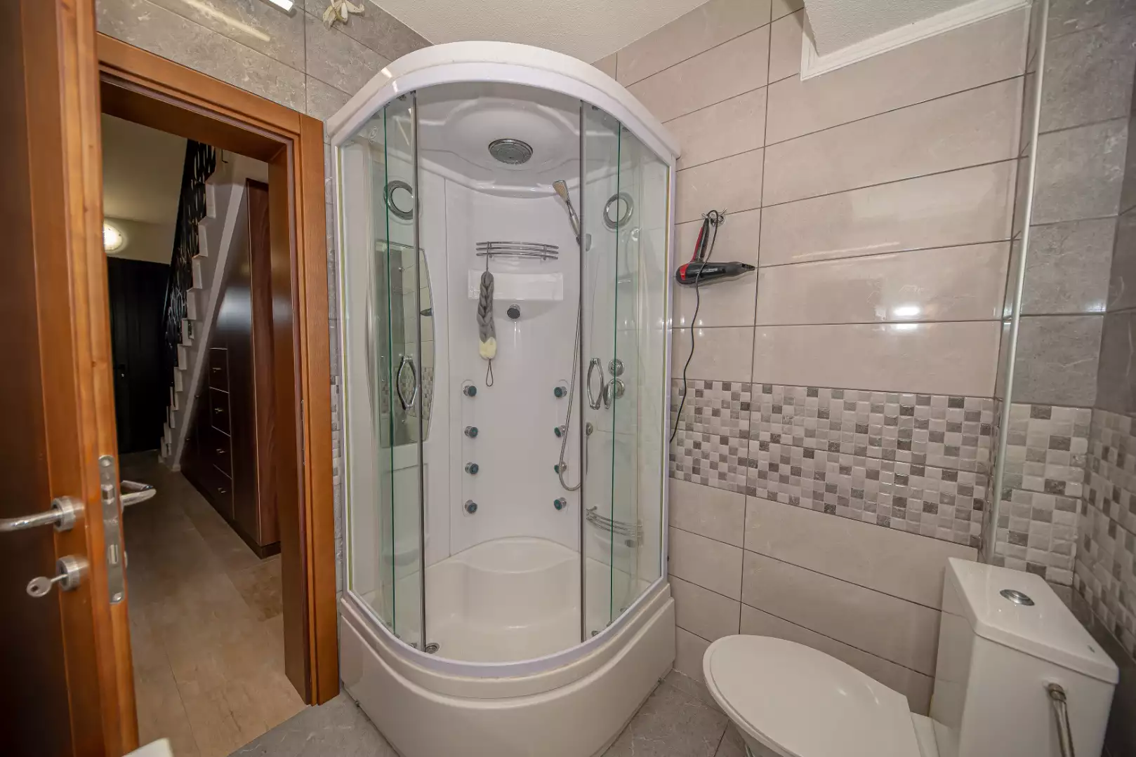 House 250m² in Montenegro, Sutomore. Priced at 345000€ rent photo-40