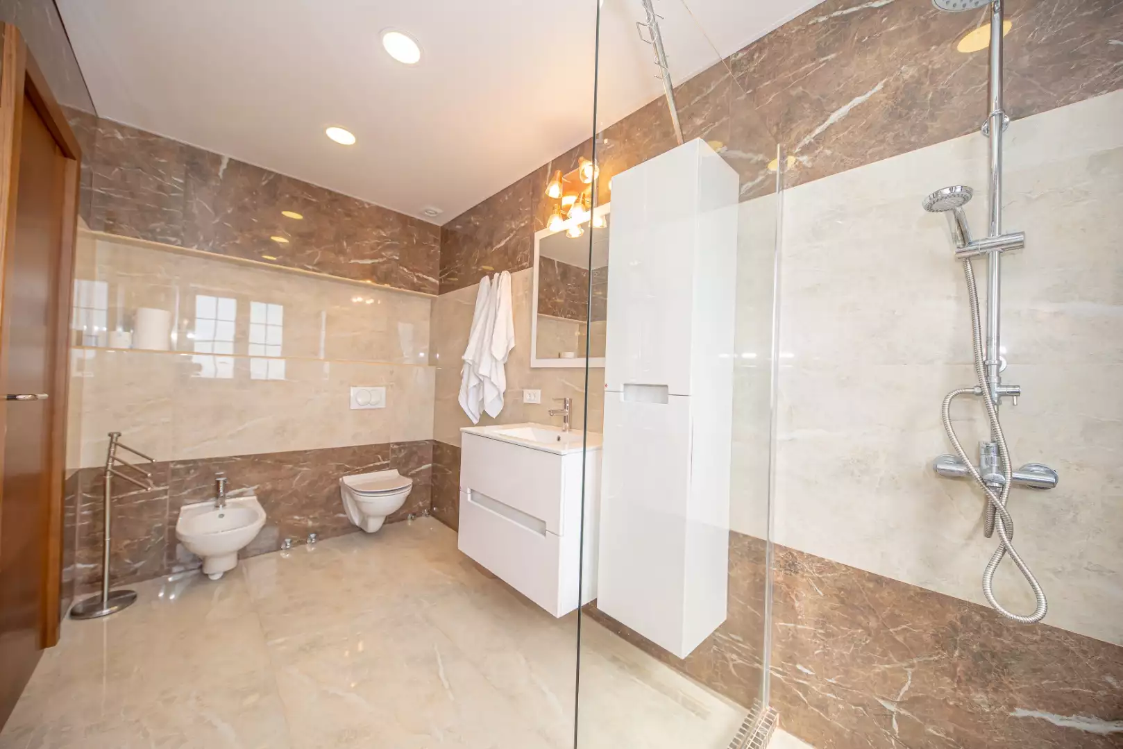 House 250m² in Montenegro, Sutomore. Priced at 345000€ rent photo-59