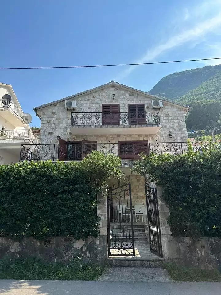 House 272m² in Montenegro, Stoliv. Priced at 569000€ rent photo-1