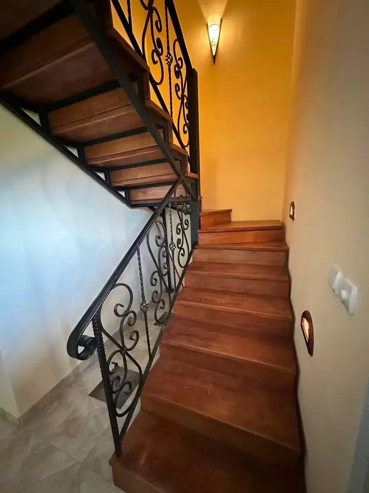 House 272m² in Montenegro, Stoliv. Priced at 569000€ rent photo-3