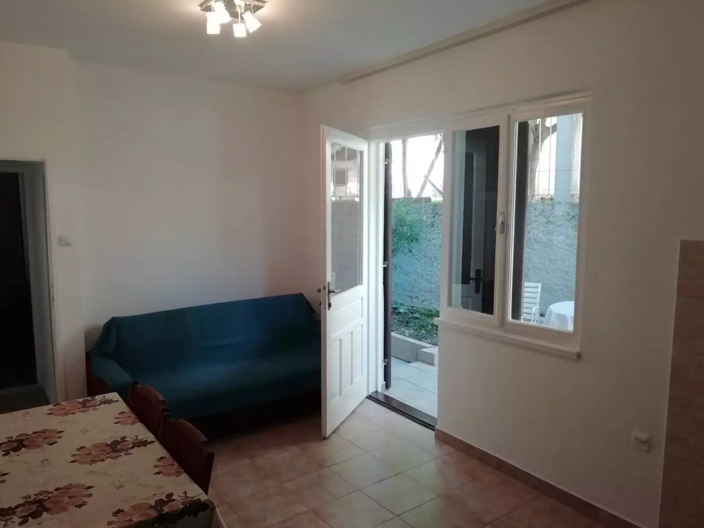 Flat 30m² in Montenegro, Igalo. Priced at 90000€ rent photo-1