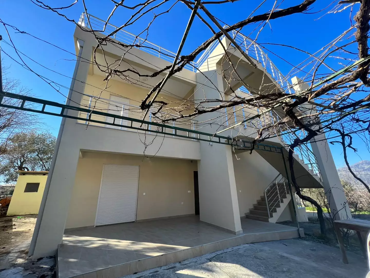 House 180m² in Montenegro, Bar. Priced at 300000€ rent photo-3