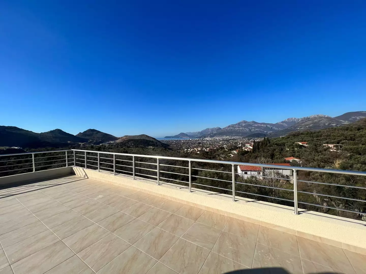 House 180m² in Montenegro, Bar. Priced at 300000€ rent photo-8