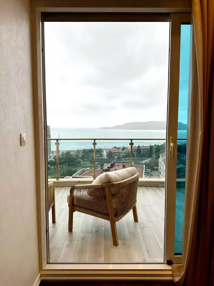 Flat 200m² in Montenegro, Becici. Priced at 650000€ rent photo-2