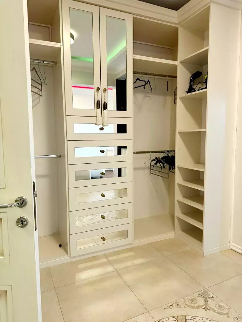 Flat 200m² in Montenegro, Becici. Priced at 650000€ rent photo-5