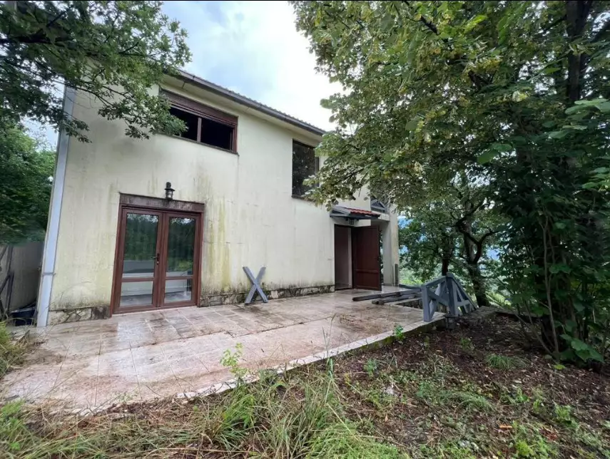 Villa 440m² in Montenegro, Lake Skadar. Priced at 320000€ rent photo-2