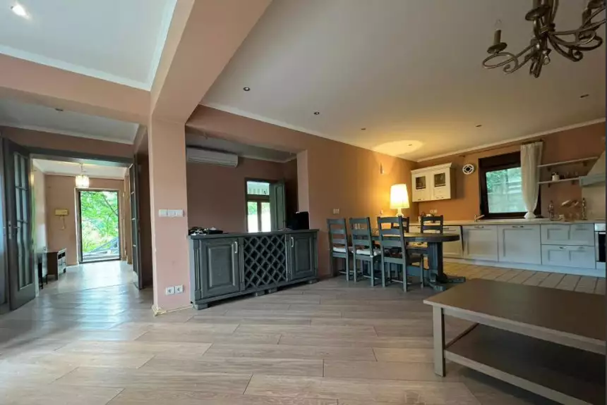 Villa 440m² in Montenegro, Lake Skadar. Priced at 320000€ rent photo-4