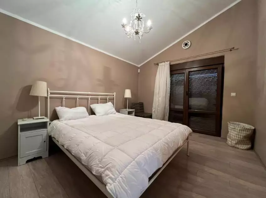 Villa 440m² in Montenegro, Lake Skadar. Priced at 320000€ rent photo-5