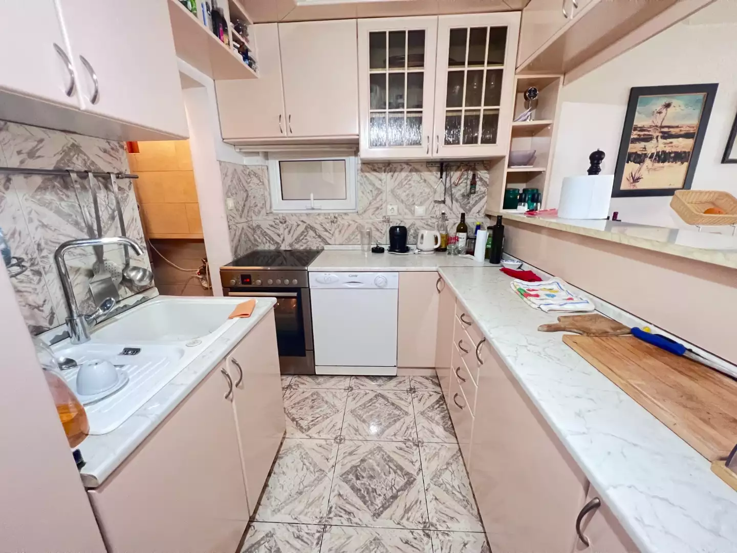 Flat 100m² in Montenegro, Budva. Priced at 149900€ rent photo-11