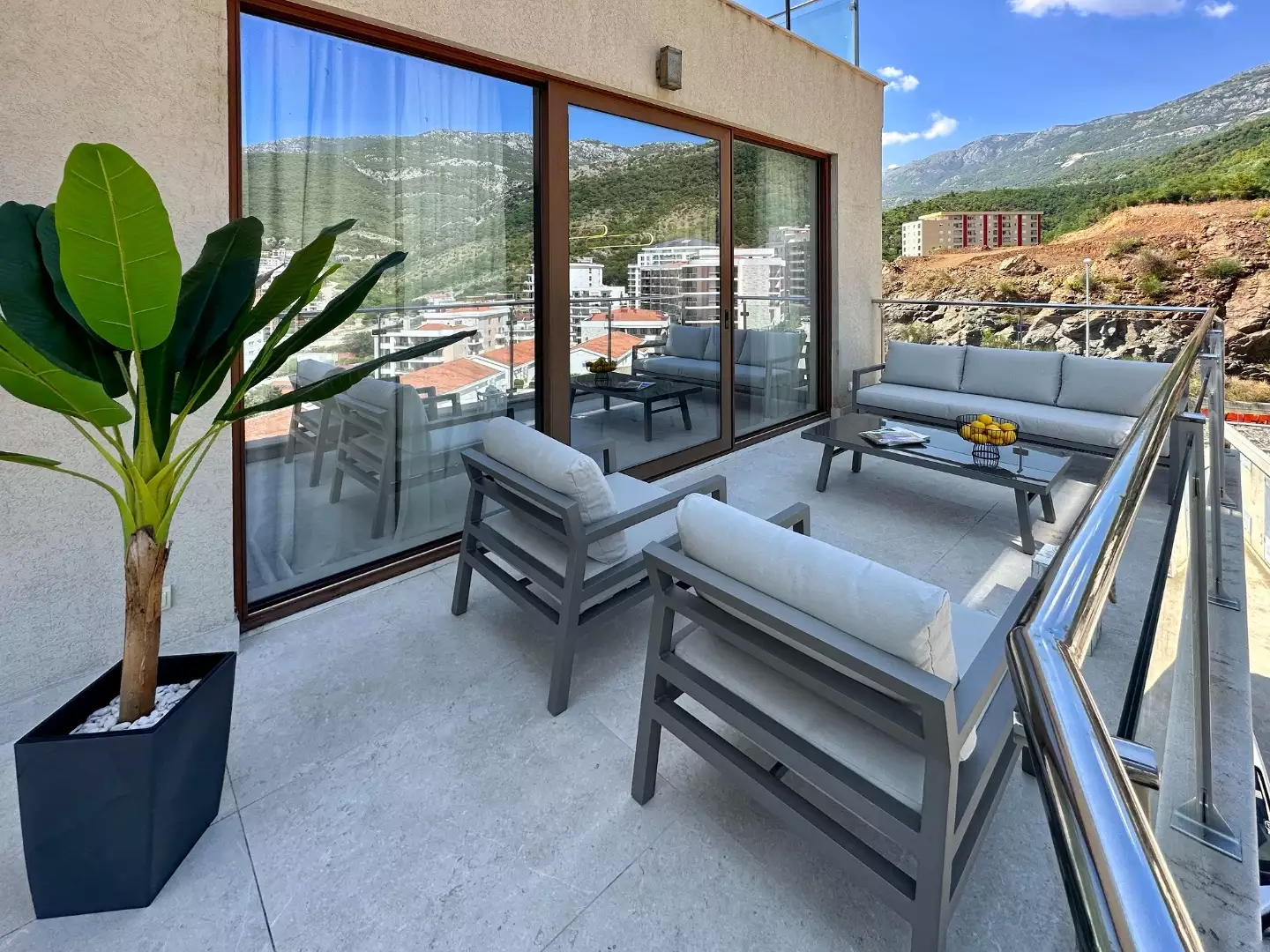 Flat 95m² in Montenegro, Becici. Priced at 385000€ rent photo-28