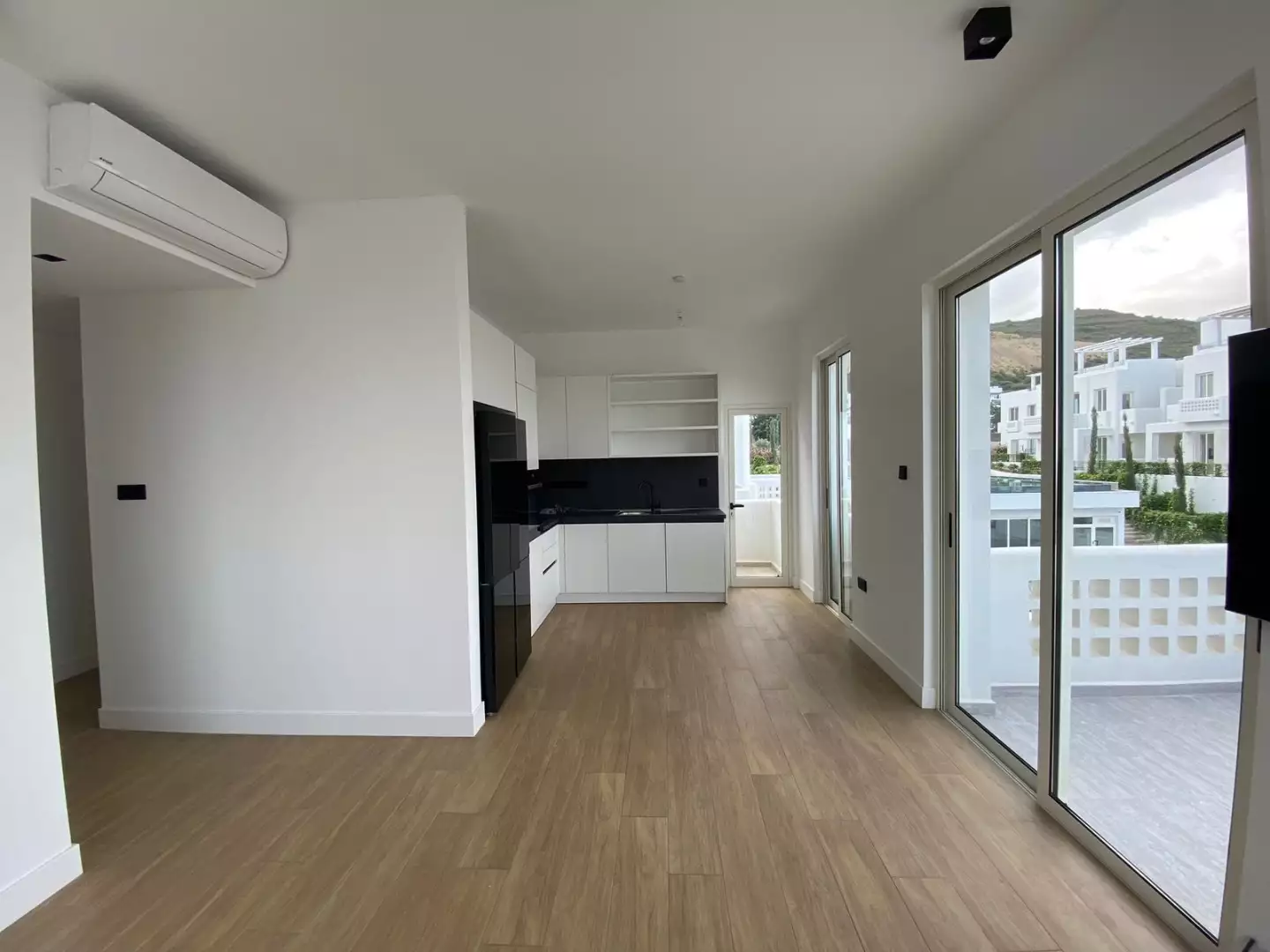 Flat 116m² in Cyprus, Kyrenia. Priced at 529000€ rent photo-9