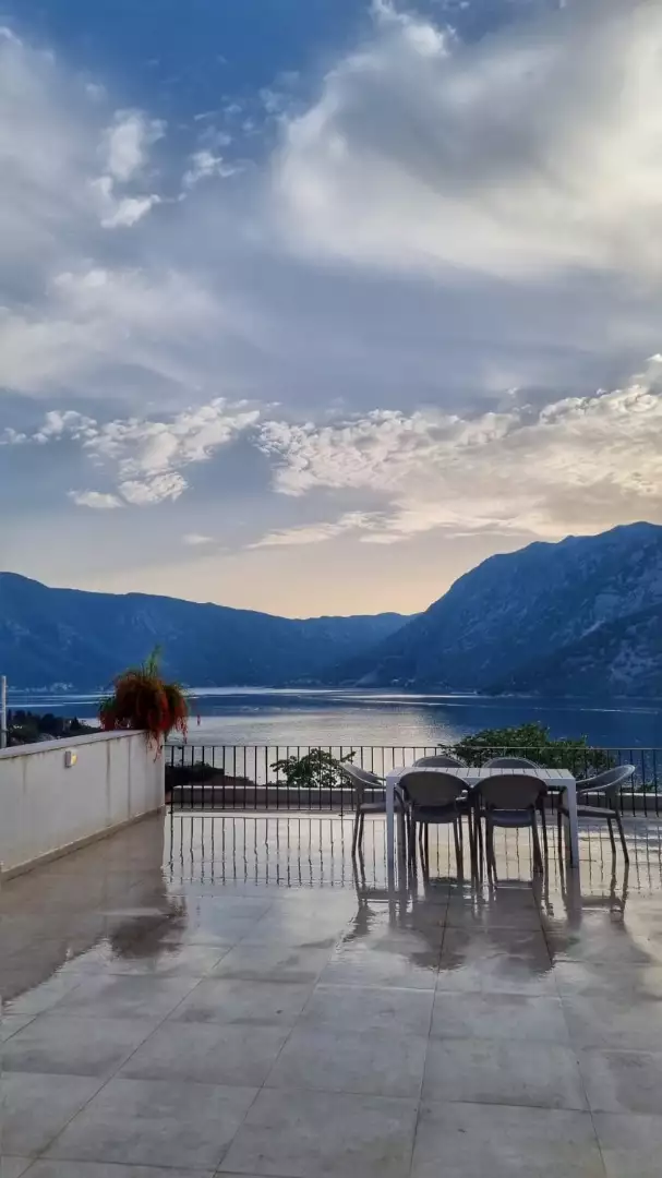 Villa 140m² in Montenegro, Risan. Priced at 300000€ rent photo-2