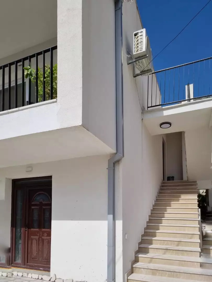 Villa 140m² in Montenegro, Risan. Priced at 300000€ rent photo-5