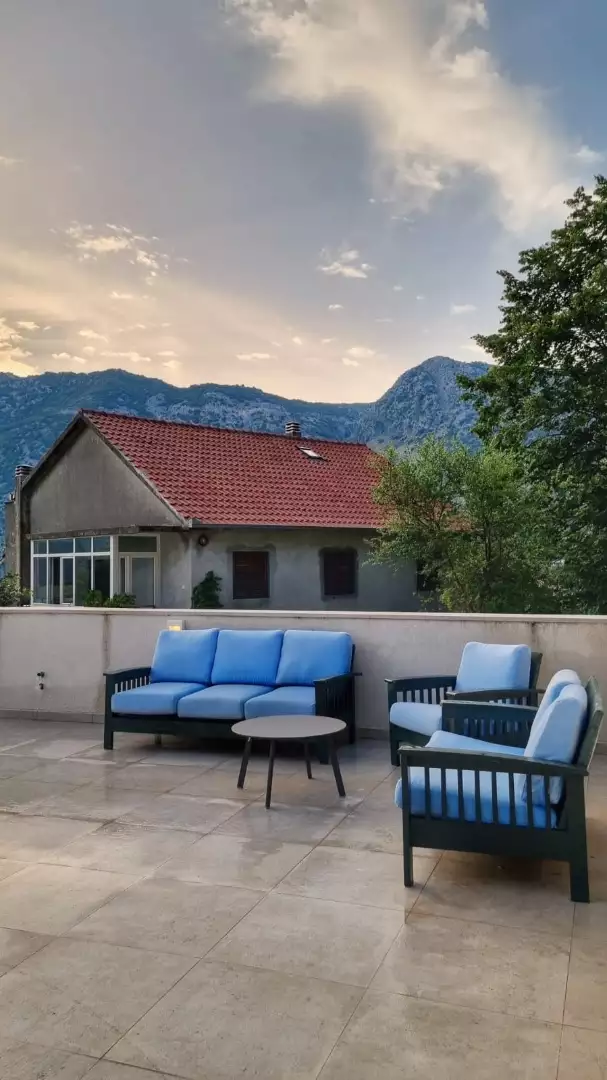 Villa 140m² in Montenegro, Risan. Priced at 300000€ rent photo-6