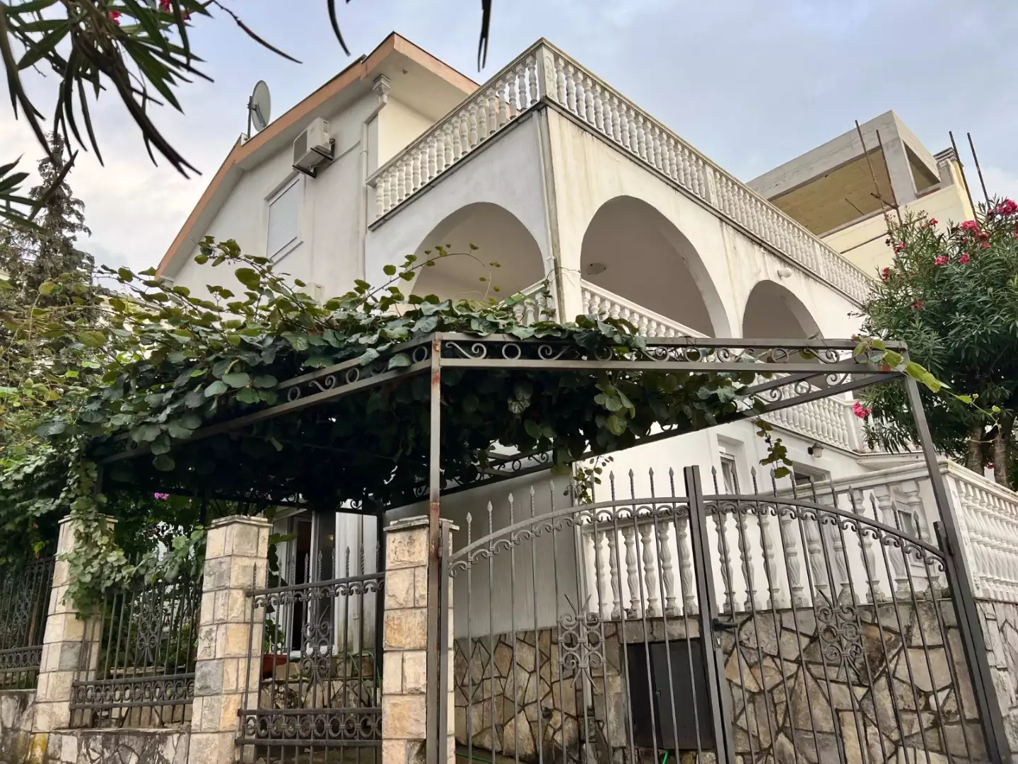 House 250m² in Montenegro, Utjeha. Priced at 180000€ rent photo-1