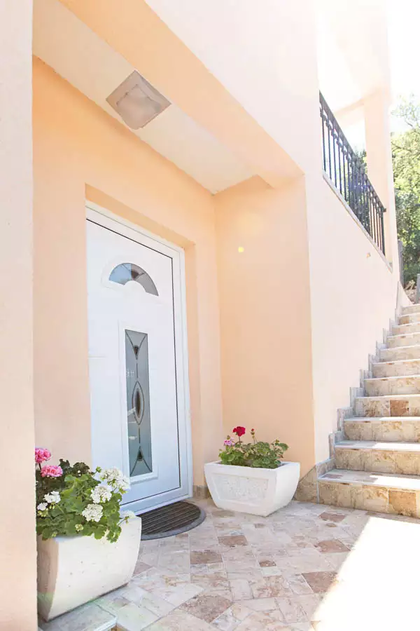 House 250m² in Montenegro, Utjeha. Priced at 250000€ rent photo-3