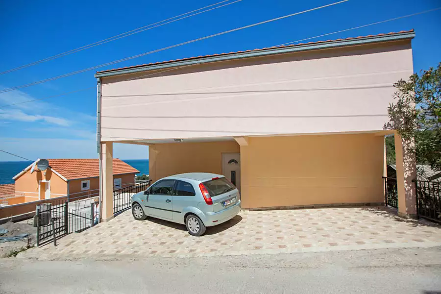 House 250m² in Montenegro, Utjeha. Priced at 250000€ rent photo-5