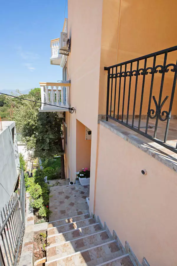 House 250m² in Montenegro, Utjeha. Priced at 250000€ rent photo-23