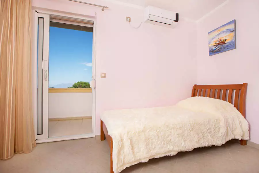 House 250m² in Montenegro, Utjeha. Priced at 250000€ rent photo-32
