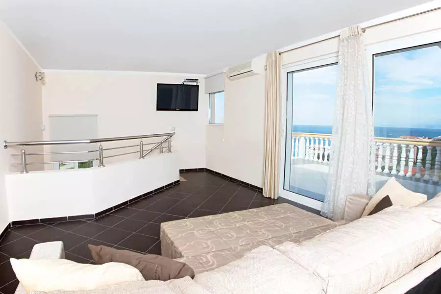 House 250m² in Montenegro, Utjeha. Priced at 250000€ rent photo-46