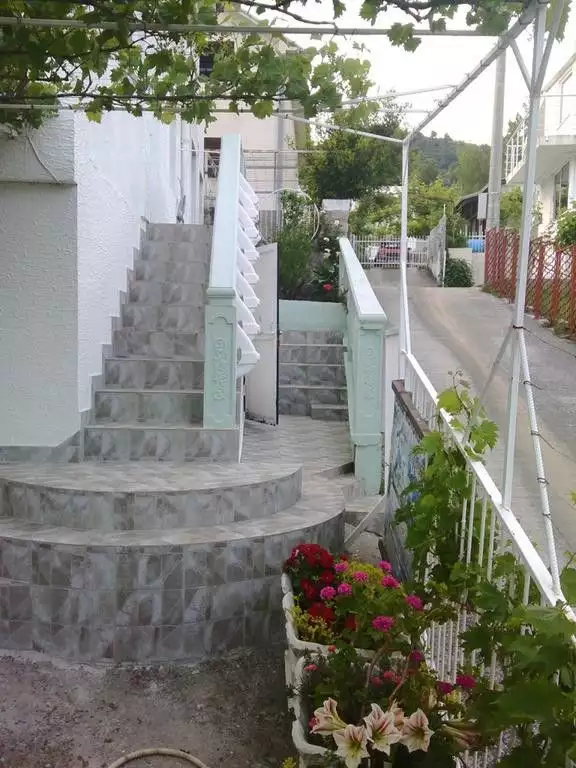House 200m² in Montenegro, Sutomore. Priced at 170000€ rent photo-10