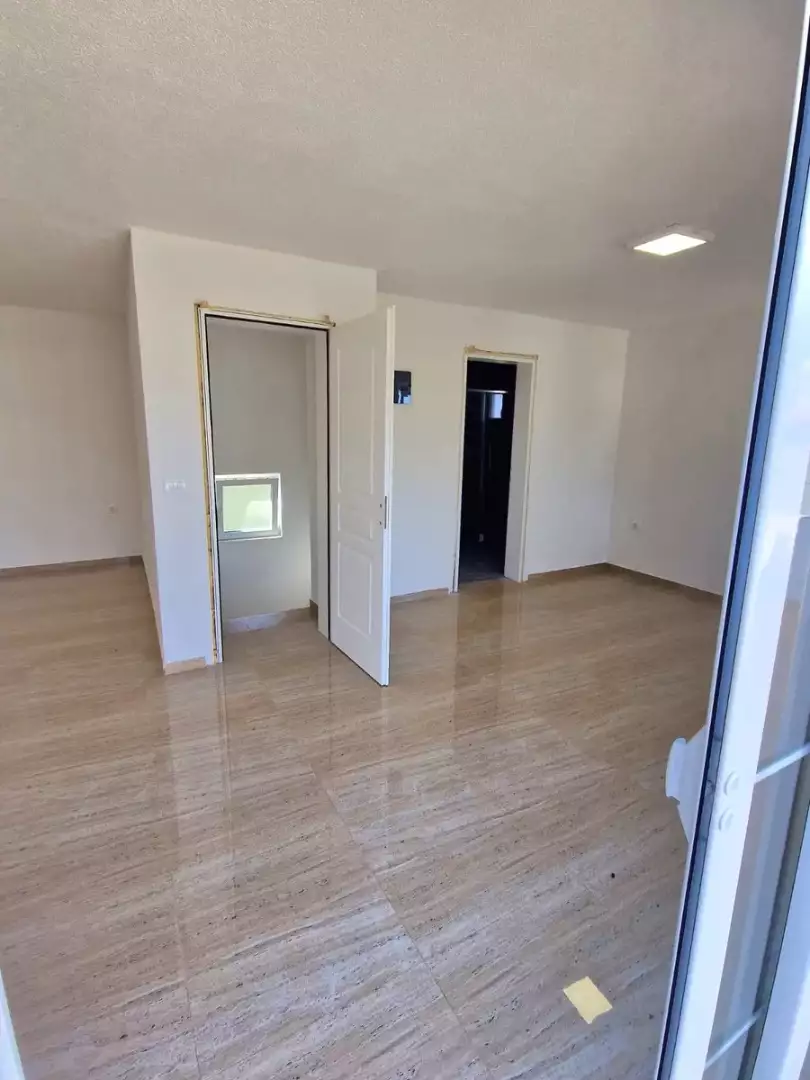Villa 220m² in Montenegro, Dobra Voda. Priced at 225000€ rent photo-4
