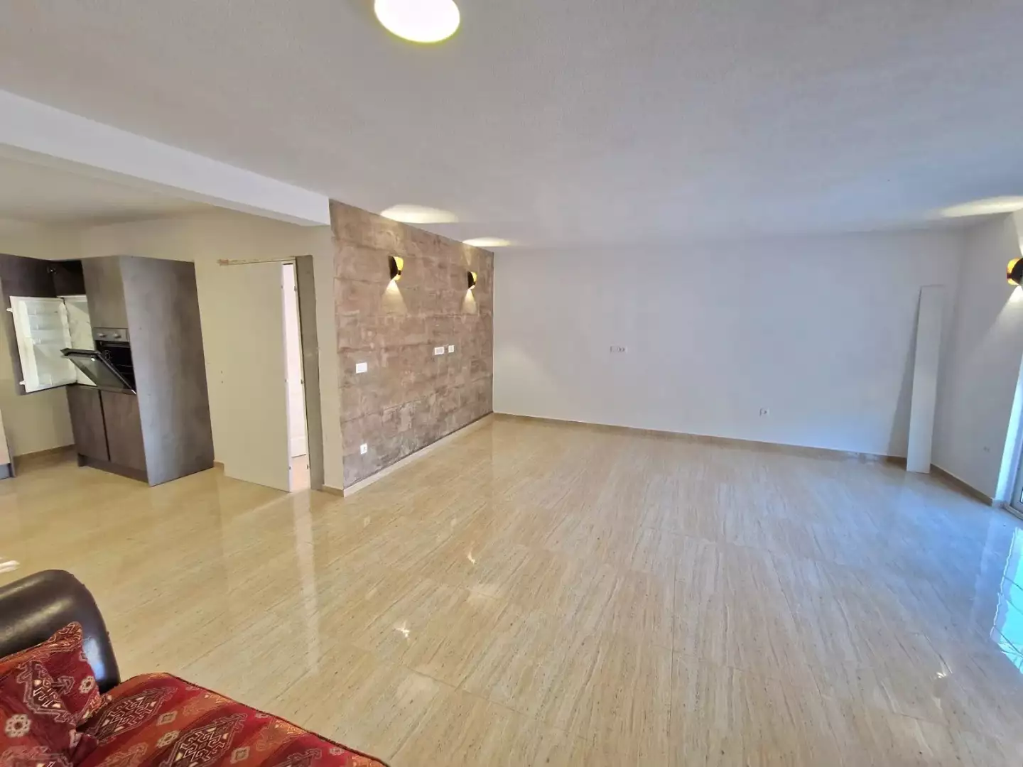 Villa 220m² in Montenegro, Dobra Voda. Priced at 225000€ rent photo-17