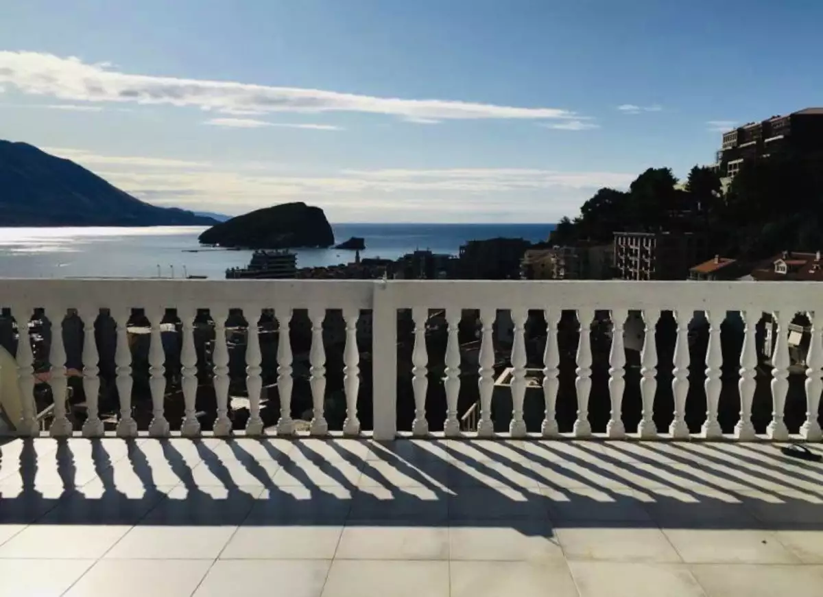 Flat 93m² in Montenegro, Budva. Priced at 150000€ rent photo-1