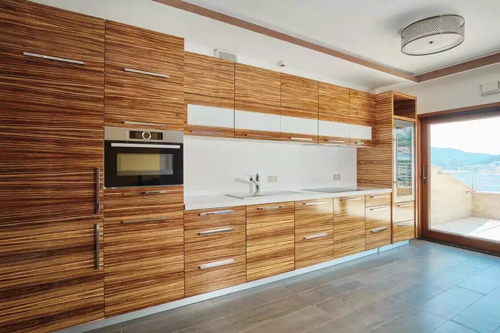 Flat 350m² in Montenegro, Rafailovici. Priced at 900000€ rent photo-1