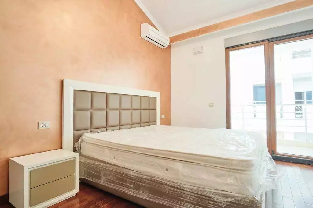 Flat 350m² in Montenegro, Rafailovici. Priced at 900000€ rent photo-3