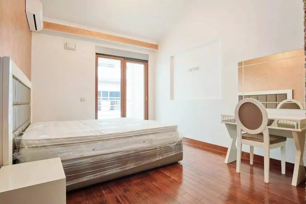 Flat 350m² in Montenegro, Rafailovici. Priced at 900000€ rent photo-4