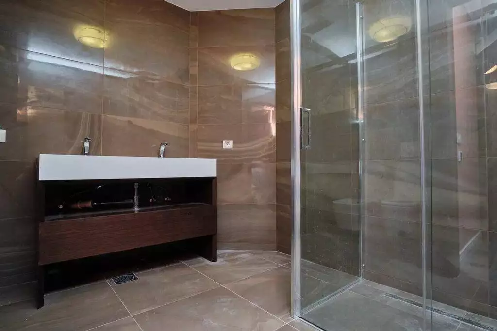 Flat 350m² in Montenegro, Rafailovici. Priced at 900000€ rent photo-8
