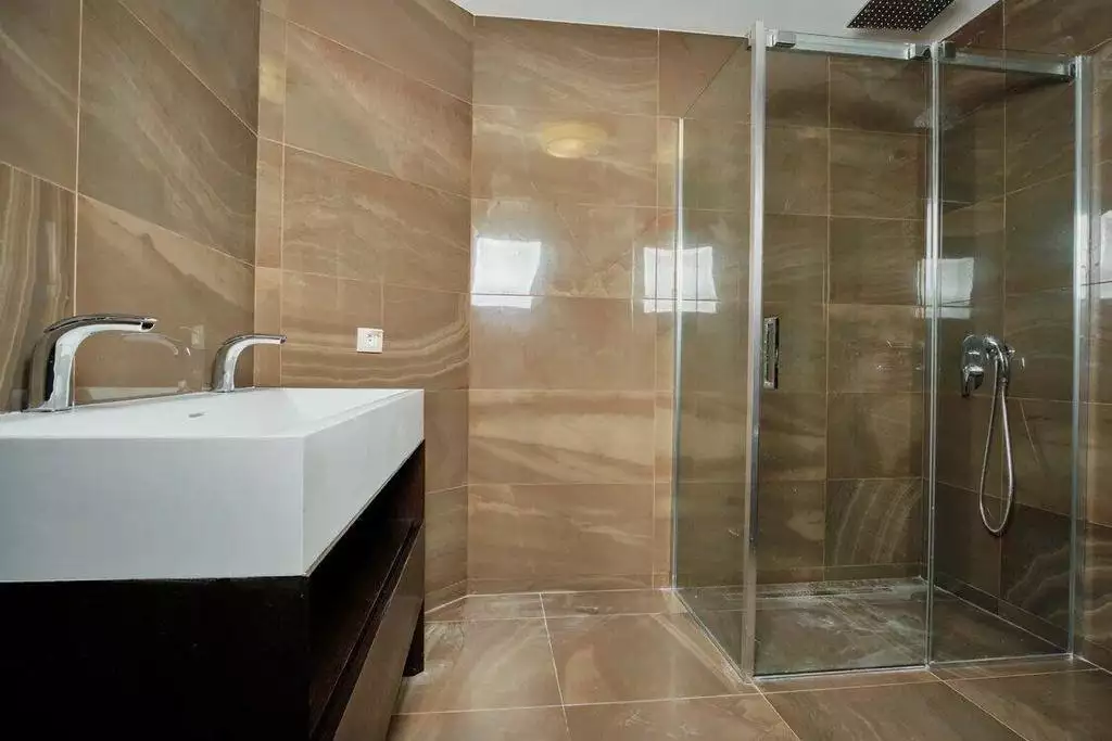 Flat 350m² in Montenegro, Rafailovici. Priced at 900000€ rent photo-12