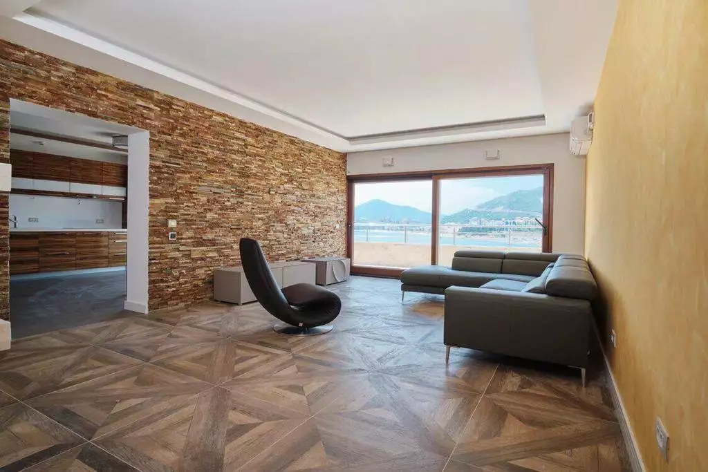Flat 350m² in Montenegro, Rafailovici. Priced at 900000€ rent photo-19