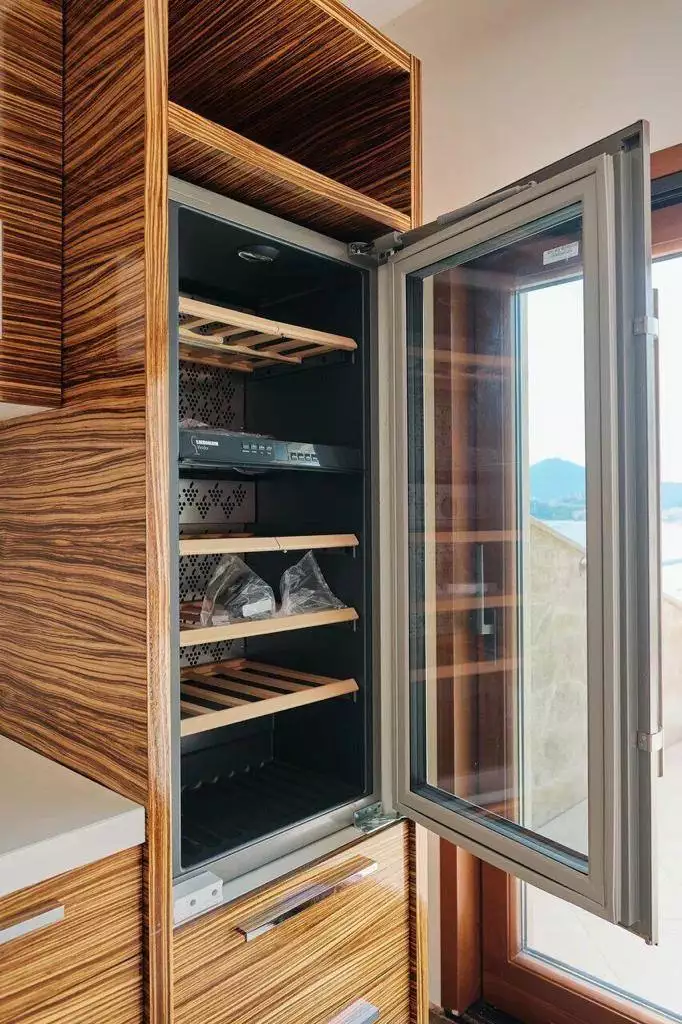 Flat 350m² in Montenegro, Rafailovici. Priced at 900000€ rent photo-47