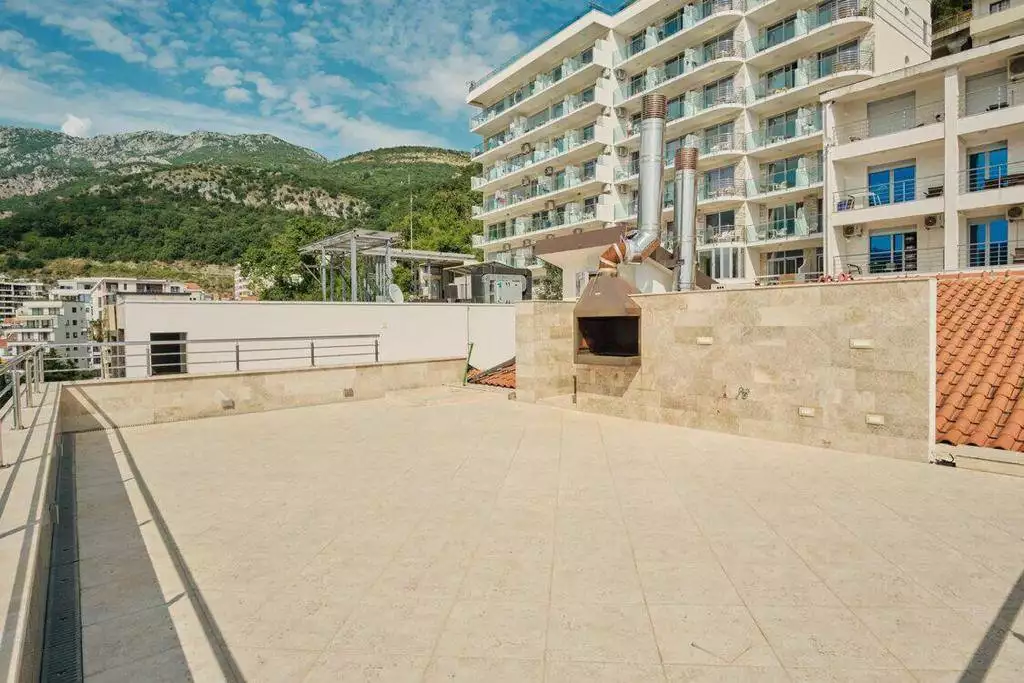 Flat 350m² in Montenegro, Rafailovici. Priced at 900000€ rent photo-54