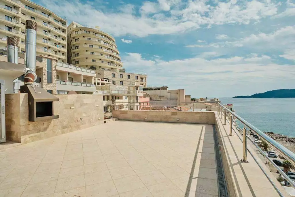 Flat 350m² in Montenegro, Rafailovici. Priced at 900000€ rent photo-55