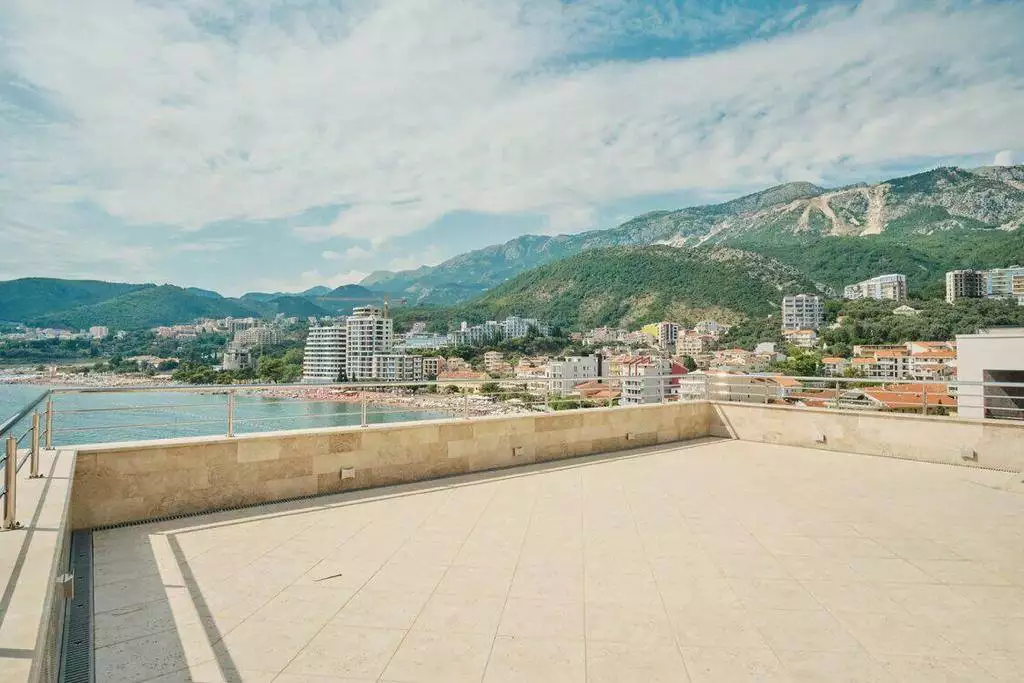 Flat 350m² in Montenegro, Rafailovici. Priced at 900000€ rent photo-58
