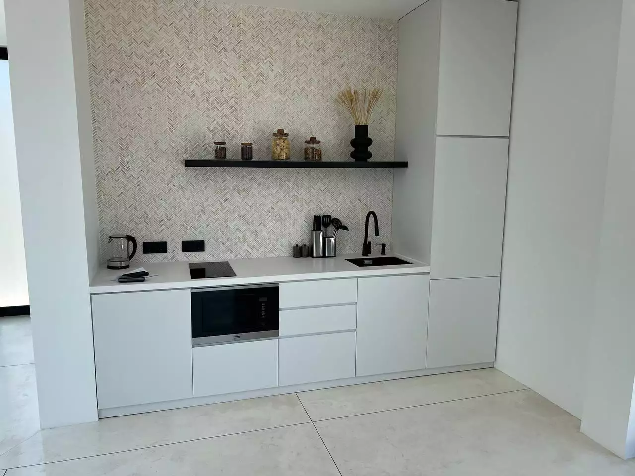 Flat 29m² in Indonesia, Bukit-Uluwatu. Priced at 91300€ rent photo-8