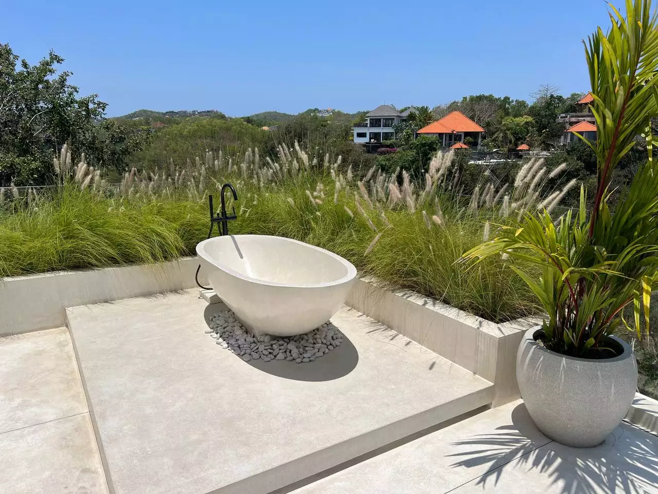 Flat 29m² in Indonesia, Bukit-Uluwatu. Priced at 91300€ rent photo-9